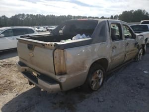 2008 GMC Aval15
