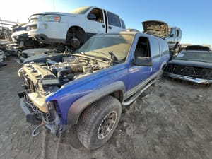 1999 GMC Sub250