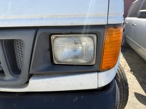 2005 Ford E-350