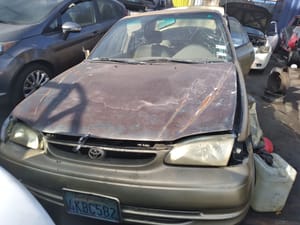 2000 Toyota Corolla