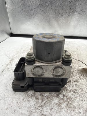 2018 Nissan Rogue ABS Module