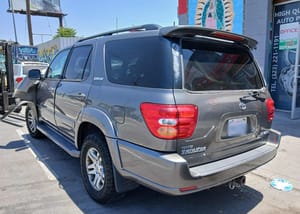 2004 Toyota Sequoia
