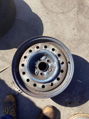 2006 Nissan Quest Wheel