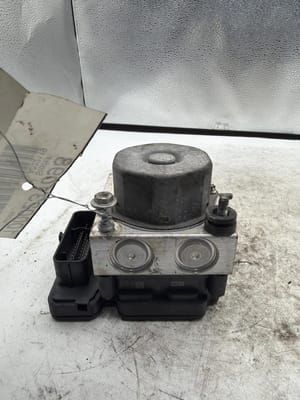 2016 Nissan Versa ABS Module
