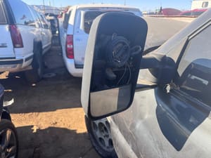 2004 GMC Aval15
