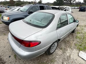 2000 Ford Escort