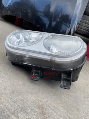 2011 Chrysler Challenger Headlight