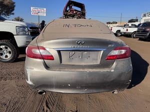 2012 Infiniti M37