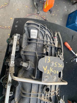 2013 GMC Yukon Intake Manifold