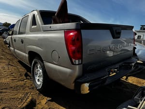 2005 GMC Aval15