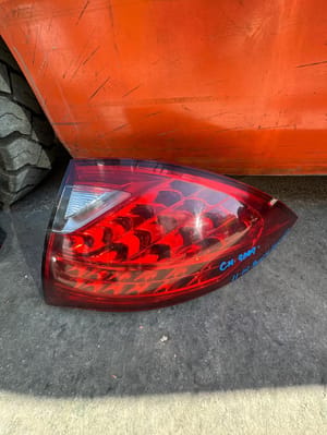2013 Porsche Cayenne Tail Light