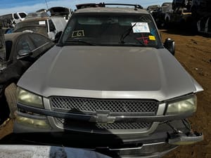 2005 GMC Aval15
