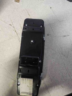 2015 Dodge Dpu15 Front Door Switch