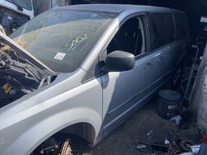 2014 Dodge Caravan Front Door