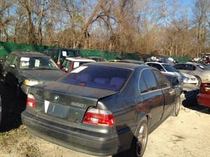 2003 BMW 530i Strut