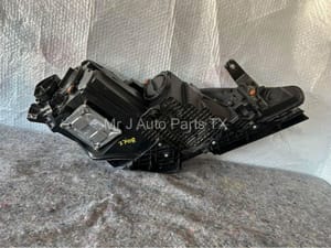 2018 Chrysler Pacifica Headlight