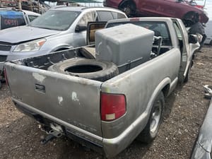 2000 GMC S10s15