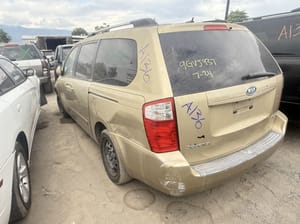 2009 Kia Sedona AC Compressor
