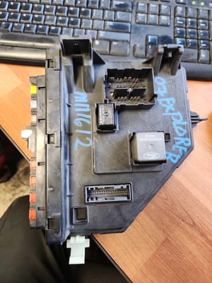 2007 Ford Explorer Cabin Fuse Box