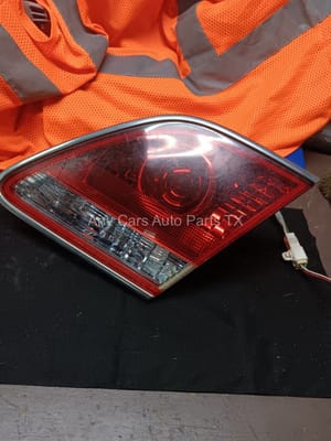 2005 Lexus ES Tail Light