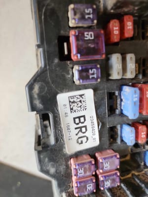 2017 GMC Silv35 Cabin Fuse Box