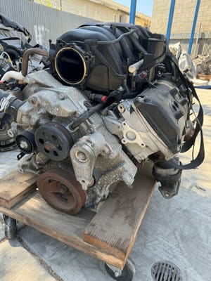2008 Chrysler 300 Engine