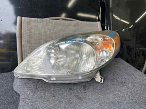 2005 Toyota Matrix Headlight