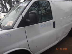 2024 GMC Expr25 Front Door