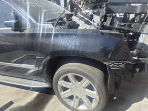 2019 Cadillac Escesv Fender
