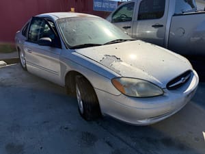 2003 Ford Taurus