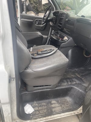 2002 GMC Expr35