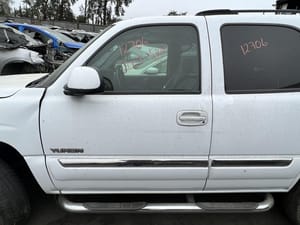 2004 GMC Yukon Side Mirror