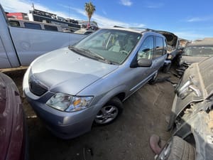 2002 Mazda MPV
