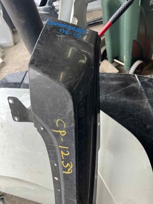 2009 Jeep Commander Fender