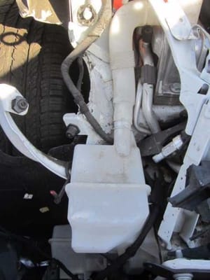 2013 Volkswagen Beetle Wash Reservoir