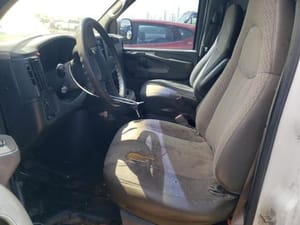 2002 GMC Expr25
