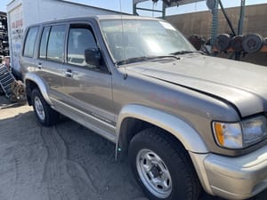 2000 Isuzu Trooper