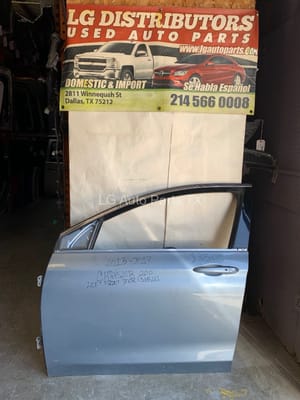 2016 Chrysler 200 Front Door Shell