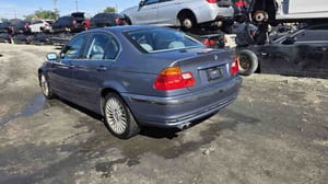 2001 BMW 330i