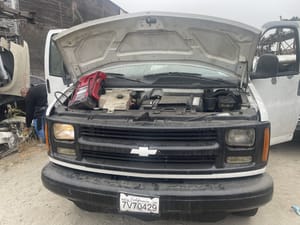 2002 GMC Expr35