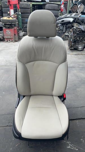 2016 Subaru Subxv Front Seat