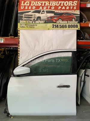 2018 Nissan Versa Door, Front L