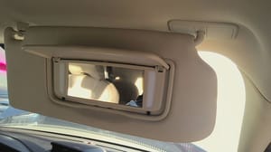 2010 Volvo Volv60 Sun Visor