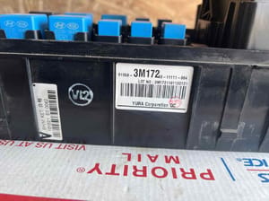 2011 Genesis Genesi Engine Fuse Box