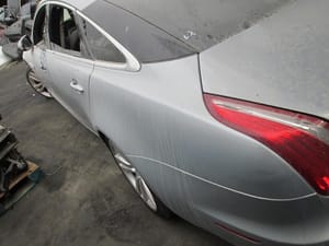 2011 Jaguar Jagxj Front Door