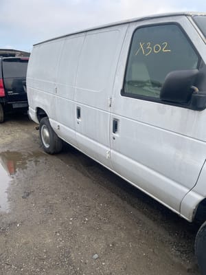 2000 Ford E-250