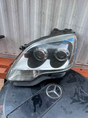 2010 GMC Acadia Headlight