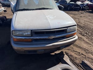 1999 GMC S10s15