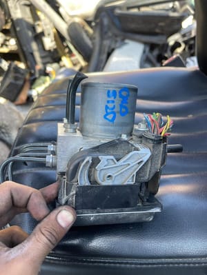 2012 Range Rover LR4 ABS Module