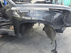 2020 Cadillac Escesv Fender
